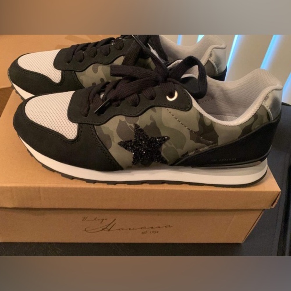 Women’s Vintage Havana Tennis